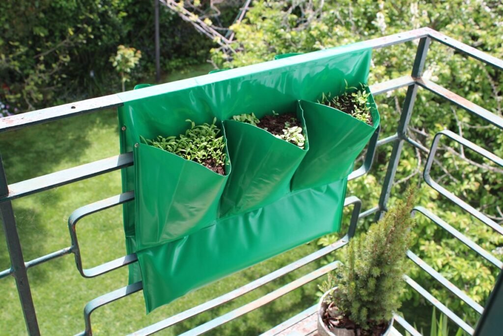 Wall Farm verde pendurado no varandim — Grootpots