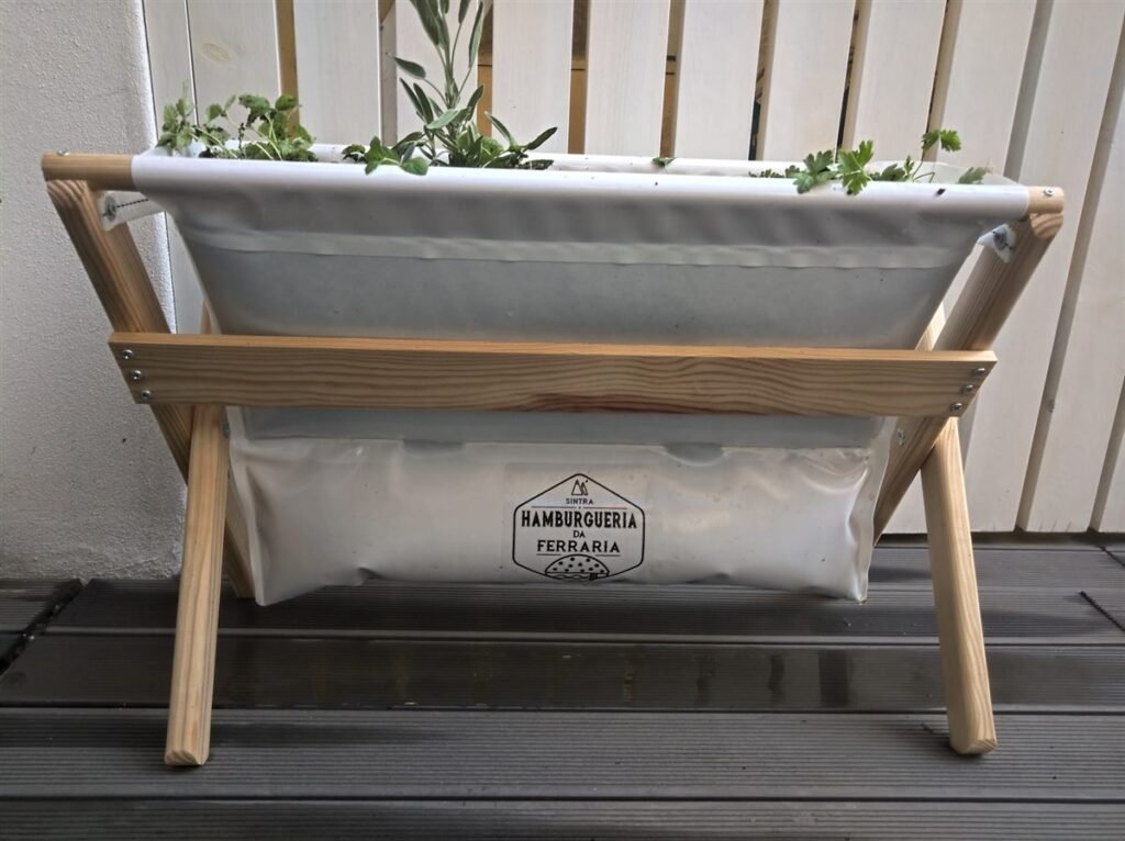 House Farm branco numa varanda — Grootpots
